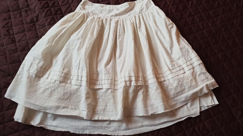 Płócienna bawełniana spódnica z haftem marszczona Cote Femme 40 L