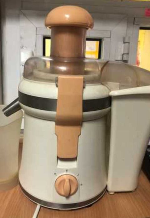 Соковижималка Scarlett SC-011 peach побутова колір персик