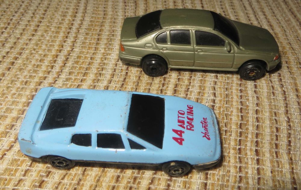 Carros p/ pistas, 3 carros -com 7 cm, cada - Oferta DVD A Os Pinguins