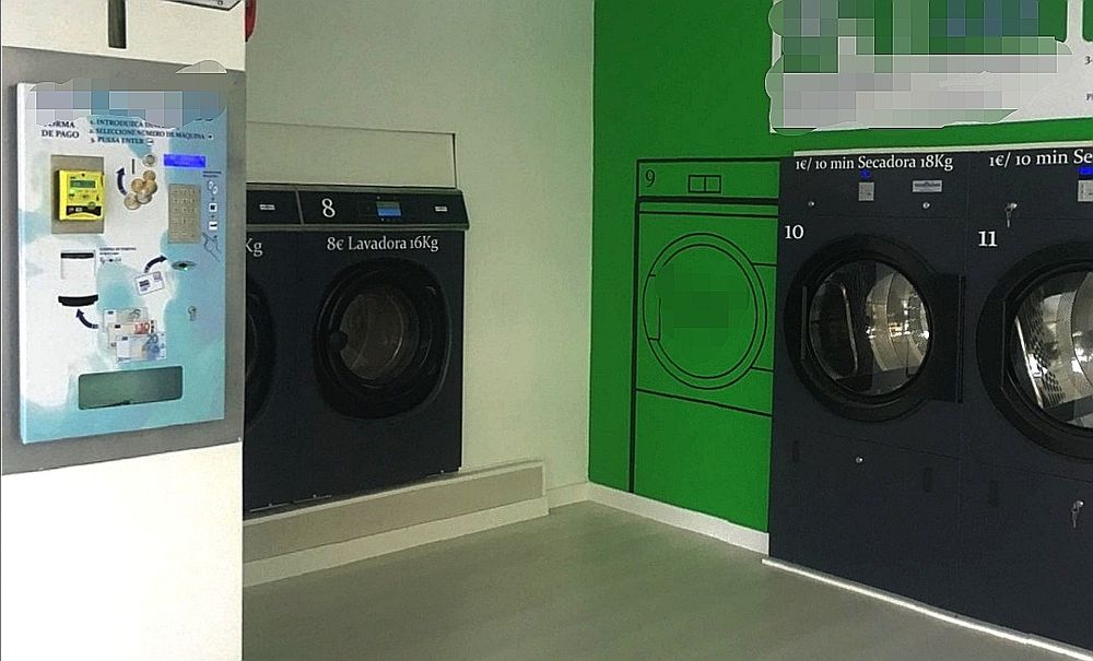 Máquina de lavar roupa e secar roupa Self service