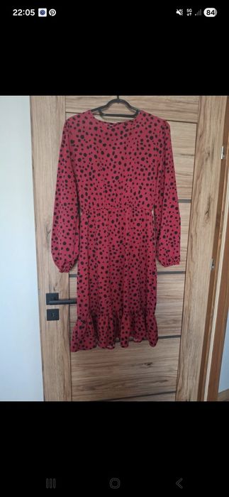 Sukienka z falbanką