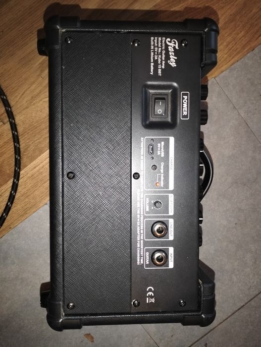 Coluna Bluetooth + amplificador de guitarra