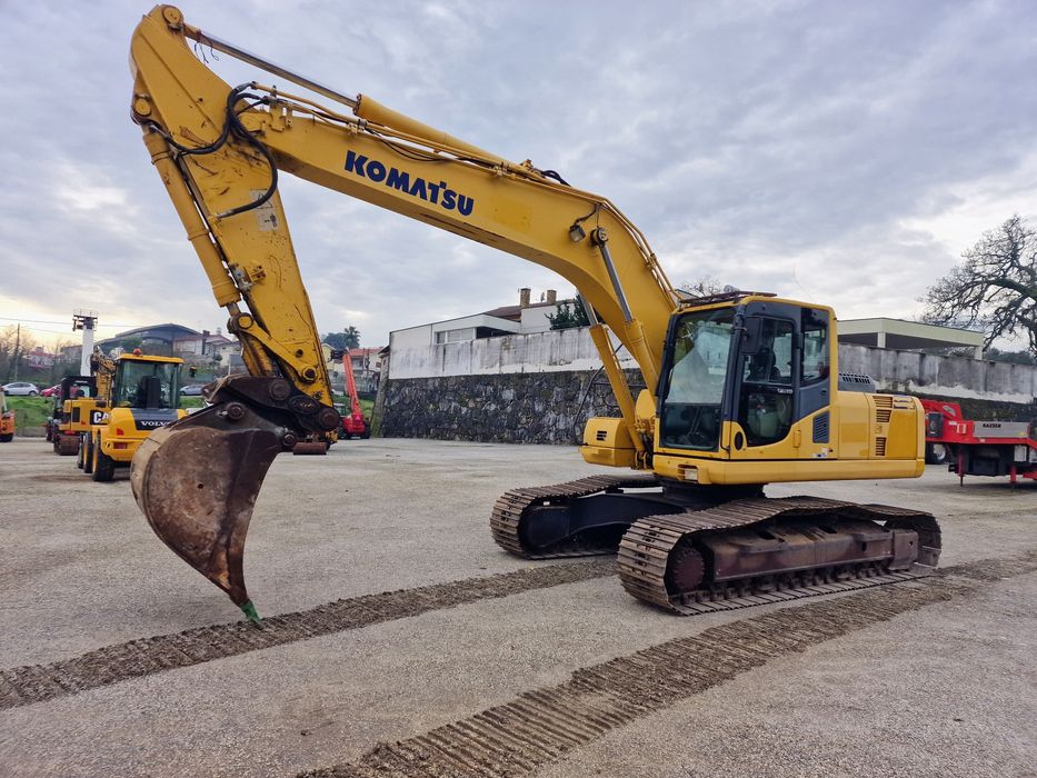 Escavadora komatsu pc 210
