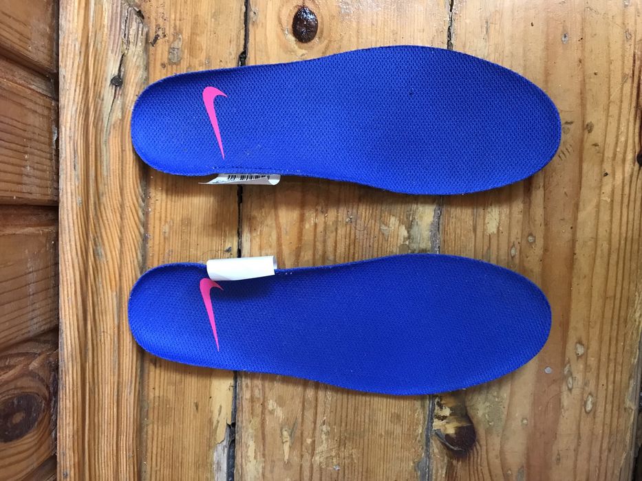 Nike кросівки.