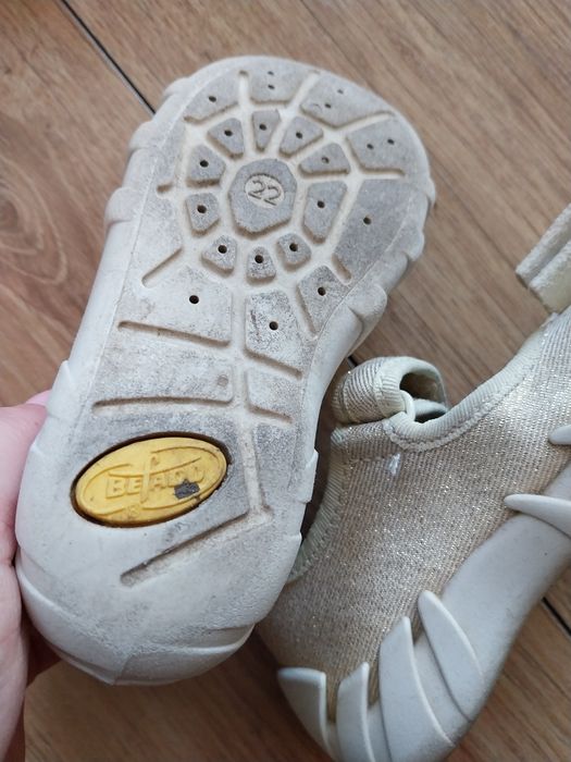 Buciki dla dziewczynki w rozm.22