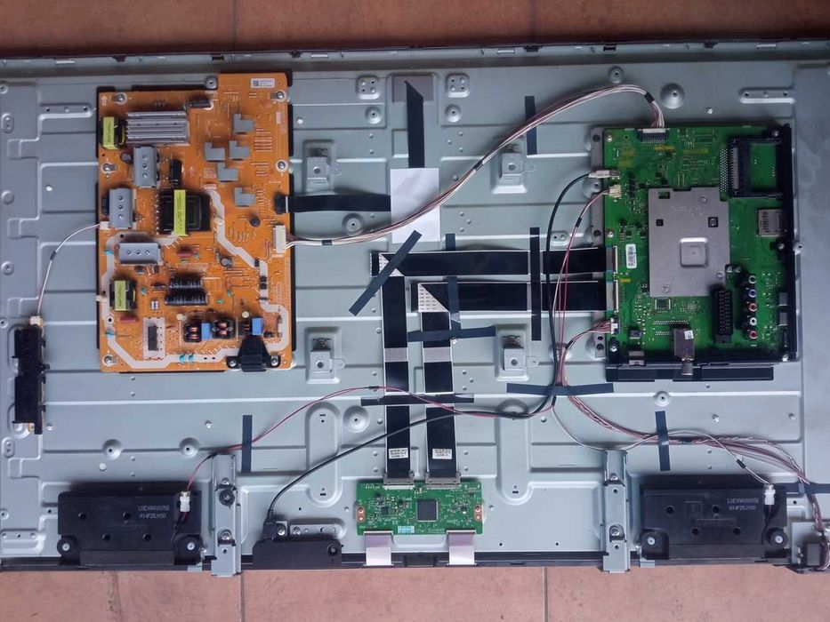 Telewizor PANASONIC TX-42AS650E zasilacz, płyta główna, logika - części.