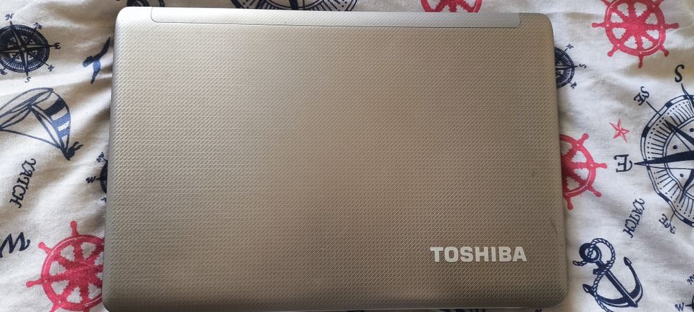 Ноутбук Toshiba Satellite E305