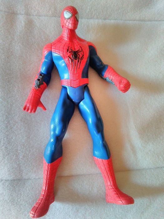 Boneco do Spiderman com 27cm altura