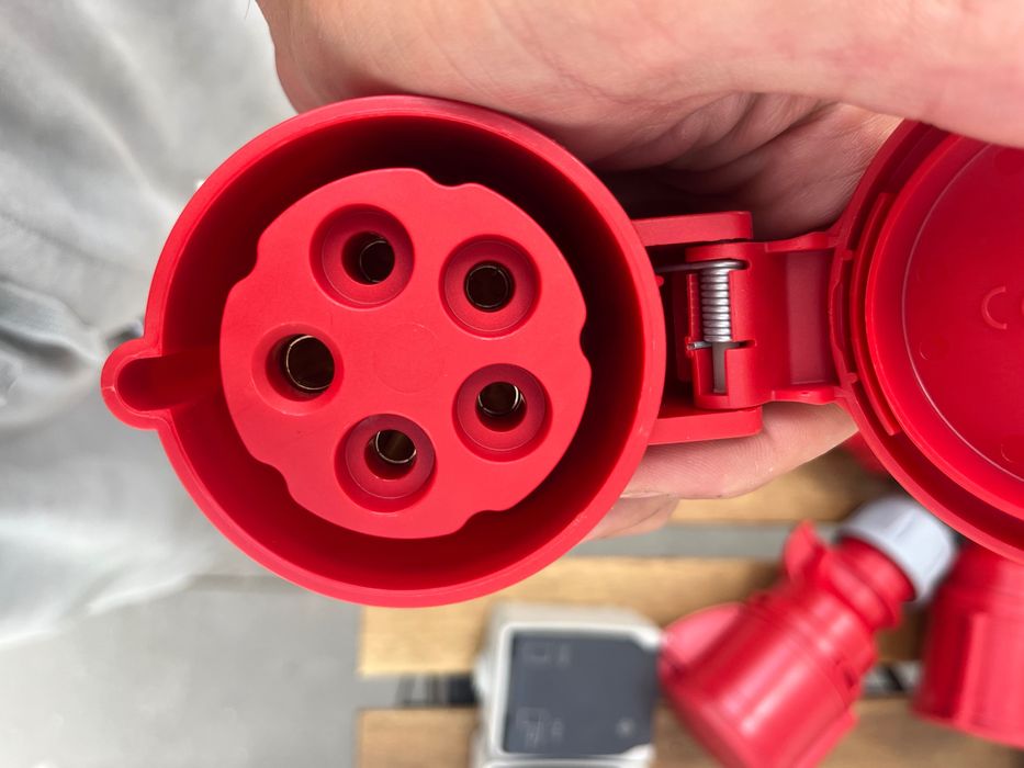 Material Elétrico Industrial CEE 32A PCE + Gewiss
