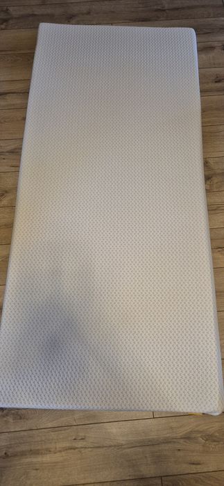Materac nawierzchniowy  90x200