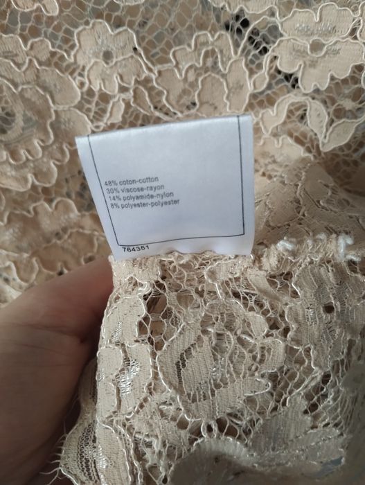 Oryginalna bluzka Red Valentino L koronka
Bluzka oryginalna Red Valent