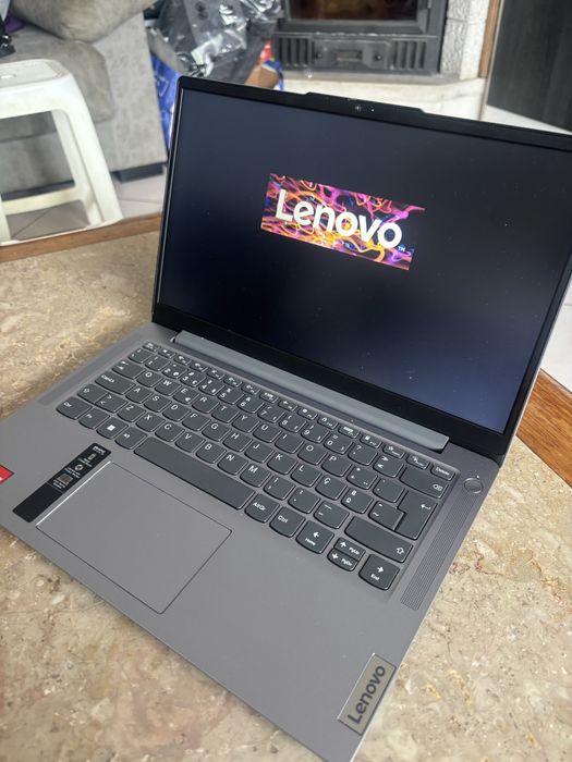 Lenovo IdeaPad Slim 3 – 16GB RAM / 512GB SSD – Como Novo