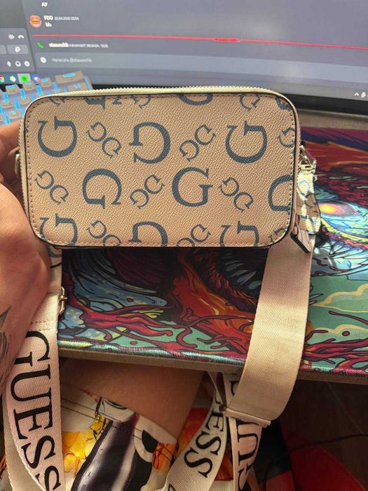 Сумочка Guess не ношенна