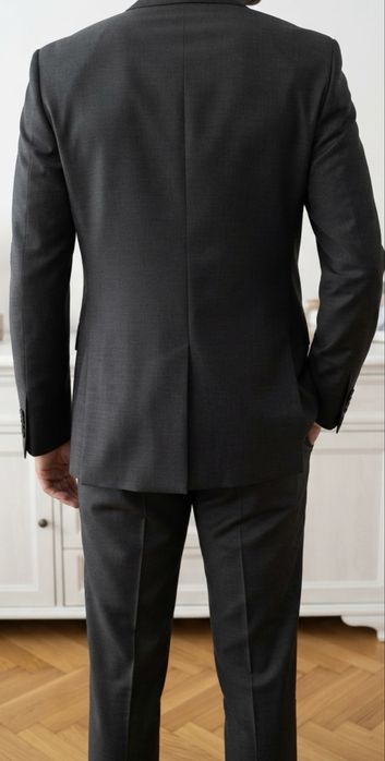 * Bytom *Elegancki , klasyczny garnitur  grafitowy L
