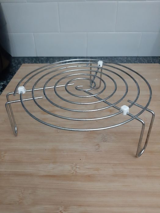Suporte para colocar pratos no microondas
