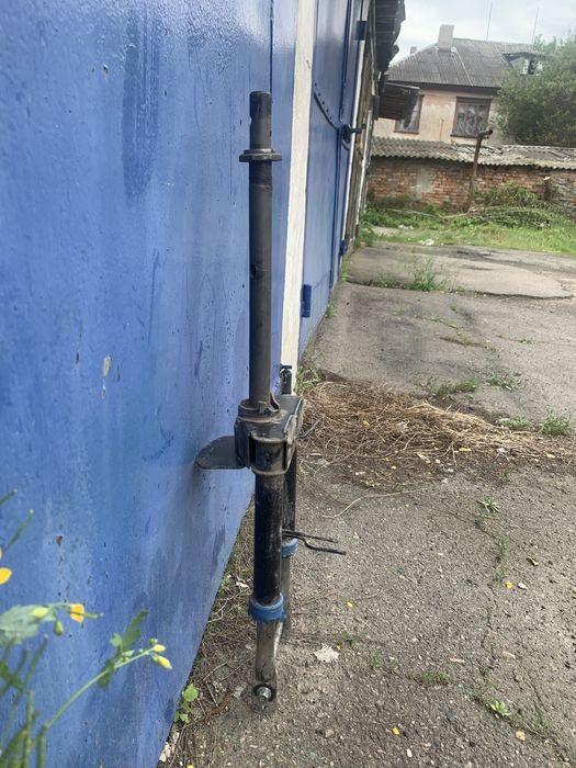 Продам вилку з траверсою на сузукі летс