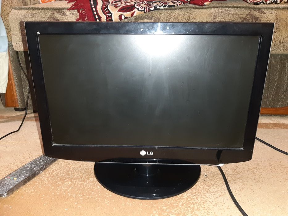 Продам телевізор lg 19lh2000
