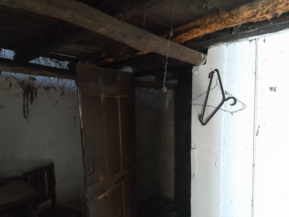Ruina em pedra na Aldeia.