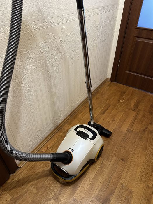 Пилосос AKV VCM 4225 YT