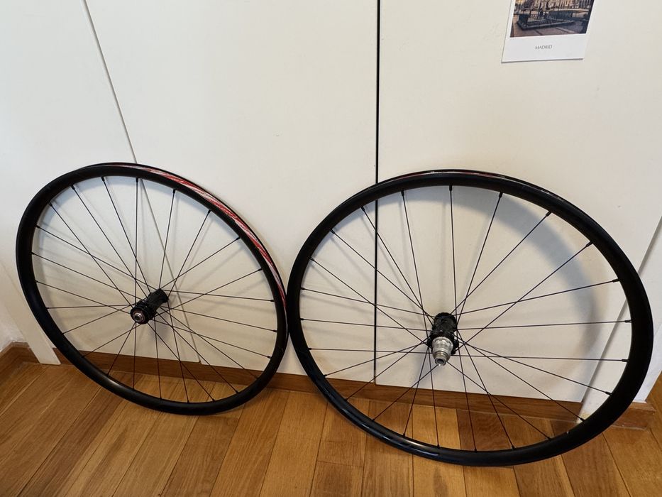 Rodas Fulcrum RR 500 700C | SRAM XDR | Tubeless Ready | Válvulas Reserve Fillmore