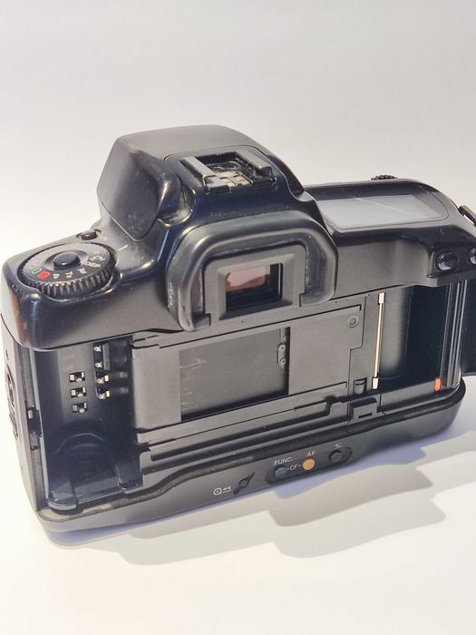 Câmara Canon EOS 10 - Analógica