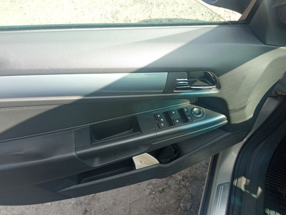 OPEL ASTRA 2010 VIN W0L0AHL35A2115796 фото оголошення 5 з 7
