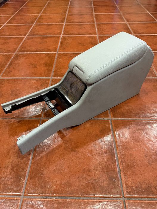 Apoio braço c/ telefone Nokia, consola central Mercedes W210