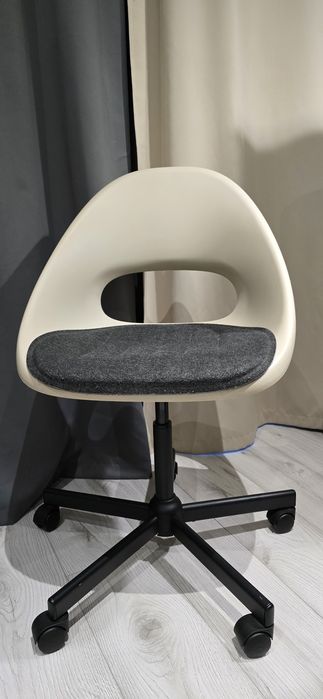 ІКЕА Поворотний стілець + подушка LOBERGET / MALSKÄR