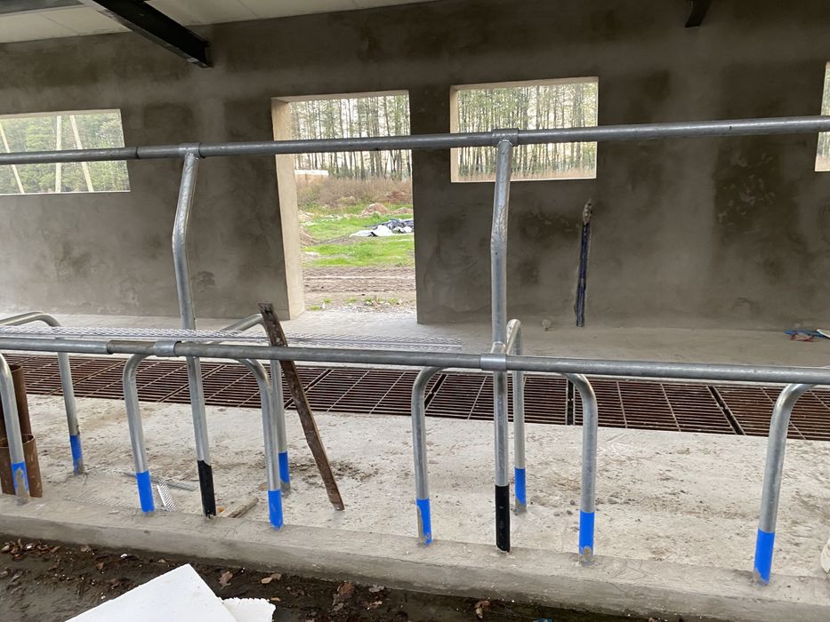 Wygrodzenia stanowiska dla bydła Jażmo uwięzi ,agrafka .łańcuch