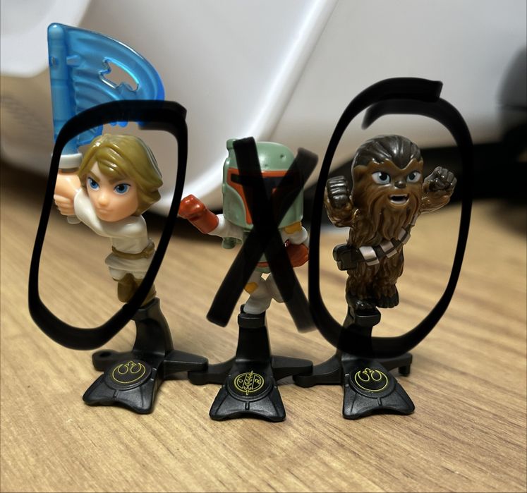 Dwie fugurki Kinder Niespodzianka