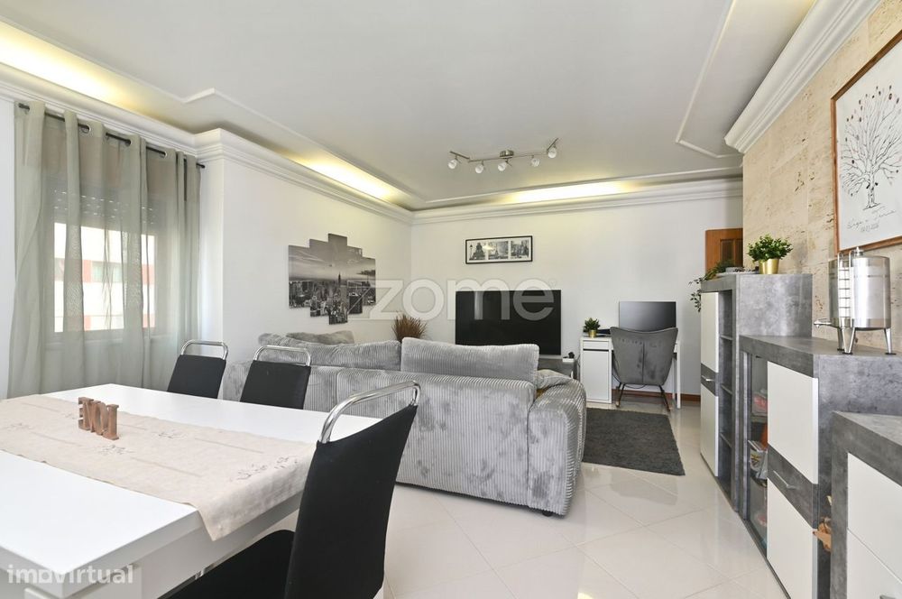Apartamento T3 com parqueamento | Urbanização da Cavaleira, Algueir...