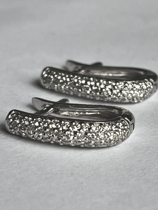 Золотые серьги 0.60 ct бриллианты