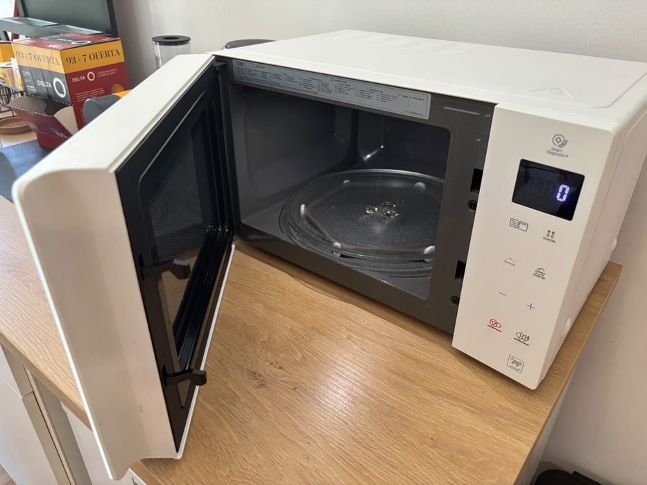 Microondas LG Neochef com Gril