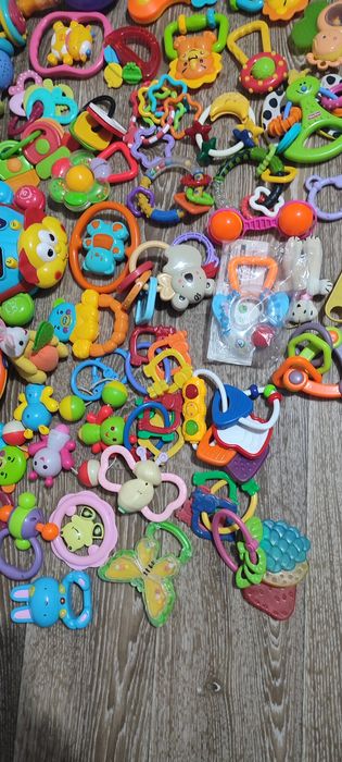 Погремушки ,грызуны детские,игрушки для детей