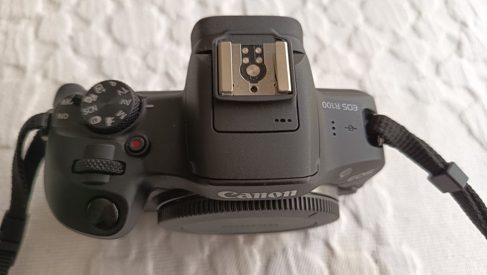 Canon EOS R100 (Só Corpo) - Como Nova