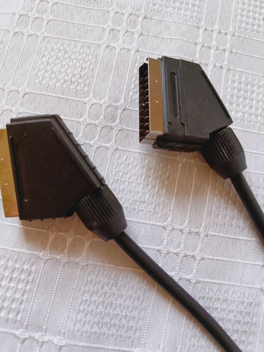 Kabel USB łączący telewizor z dekoderem