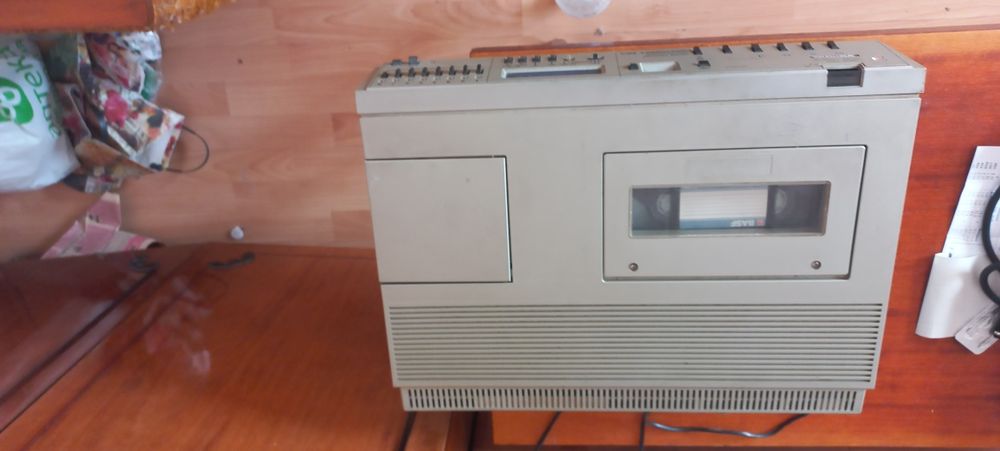 Відеомагнітофон вм-12 часів ссср
