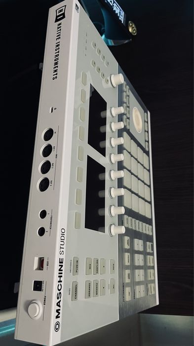 Maschine Studio White + expansion pack / stan perfect