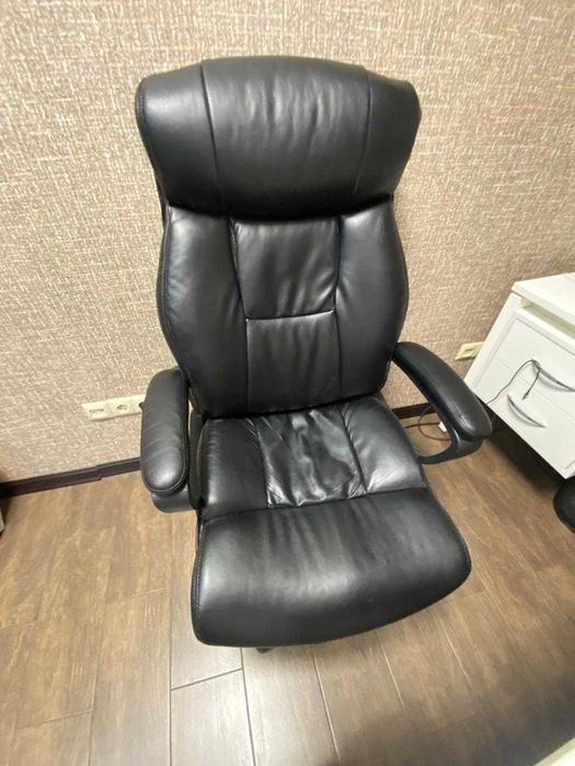 Кресло руководителя, офисное кресло