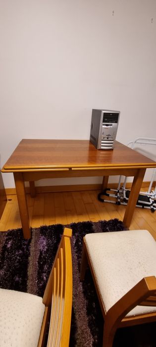 Mesa extensível em madeira – Excelente estado