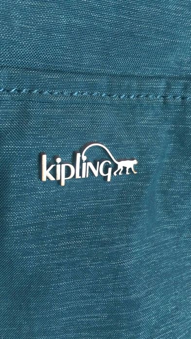 Cумка б/у женская деловая, под ноутбук Kipling с брелком.