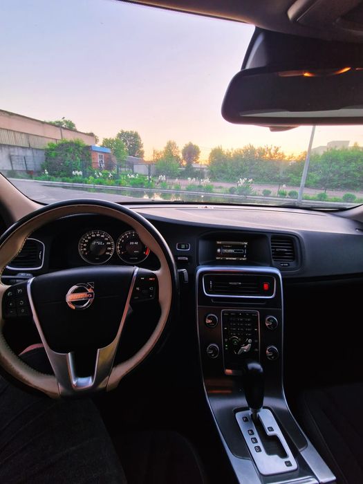 Volvo 2011рік акпп офіційна