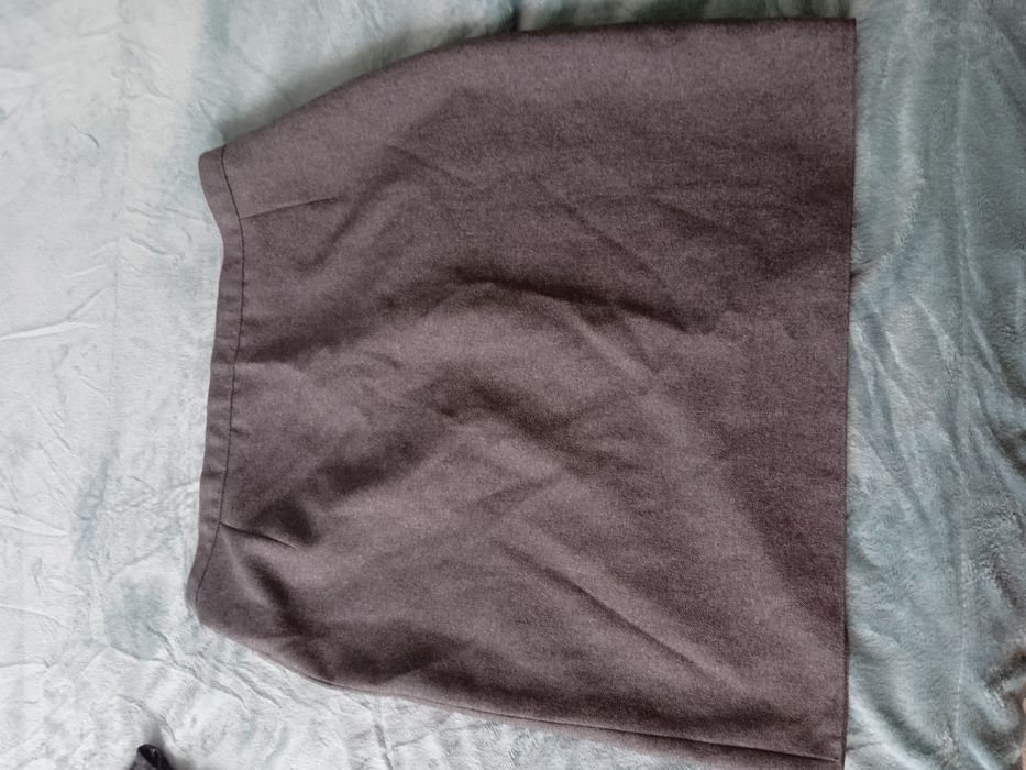 Spódnica damska przed kolana