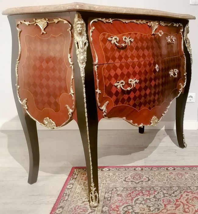 Clássica Antiga Cómoda, Luís XV. Pau-santo e parqueterie. Mármore