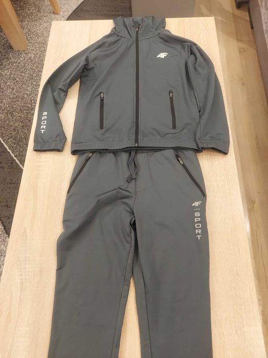 Dres 4f chłopięcy rozmiar 134cm - 140cm