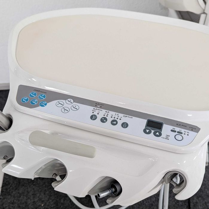 Стоматологічна установка Morita Emcia