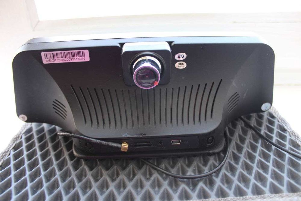 Відеореєстратор з камерою заднього виду DVR Q98