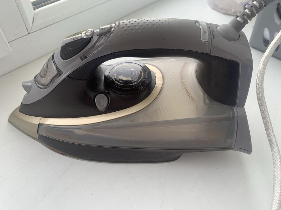 Праска Philips GC 4870