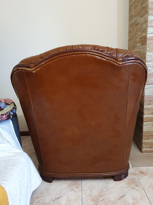 Poltrona de couro em bom estado