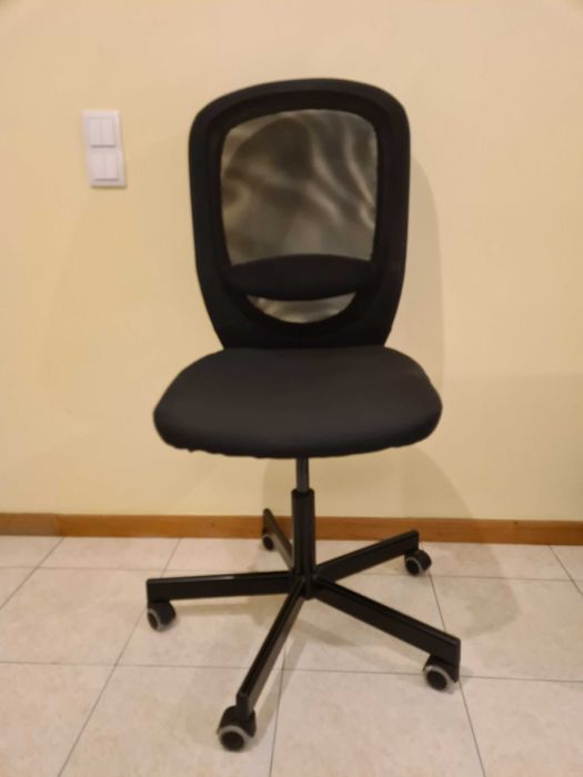 Cadeira giratória FLINTAN, preta